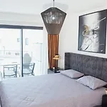 Mykonos Homes - Stilvolles Mit Eigenem Jaccuzzi *