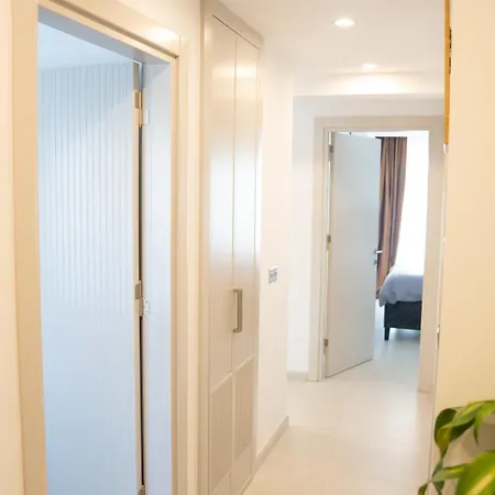 Mykonos Homes - Stilvolles Mit Eigenem Jaccuzzi Lägenhet Kalogrea